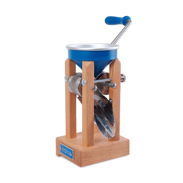 Eschenfelder muesli machine tafelmodel met aluminiumtrechter blauw